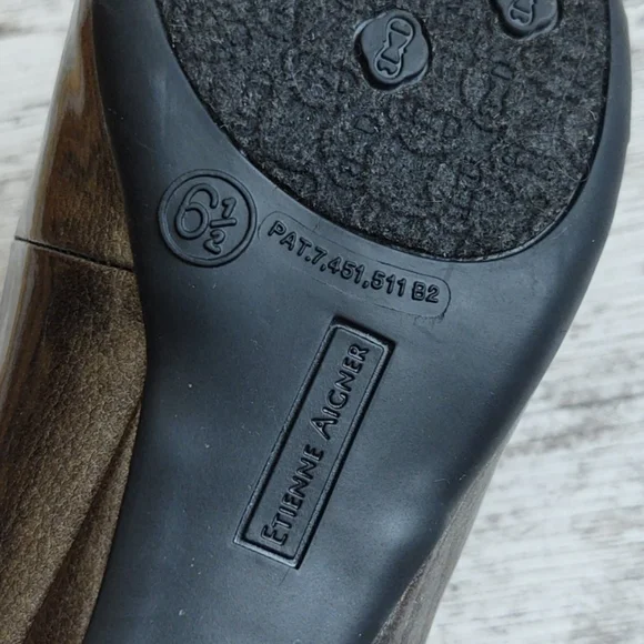 NWOT Etienne Aigner Patent Leather Silver Flats - Picture 15 of 16